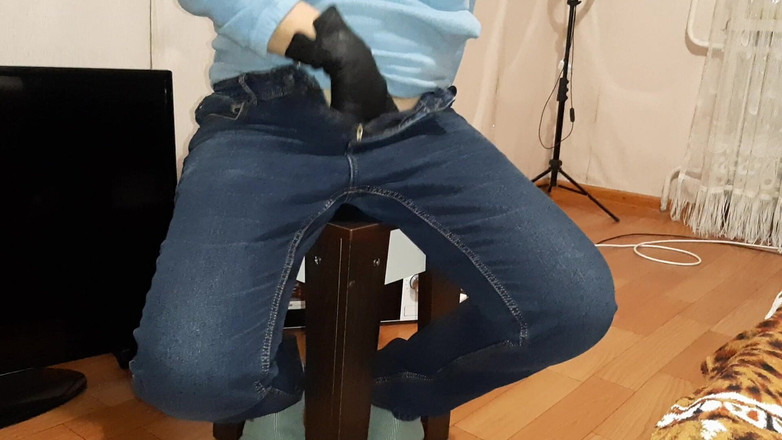 Lesbian-candys: Deux jeunes étudiantes se masturbent la chatte en face d’elles dans...