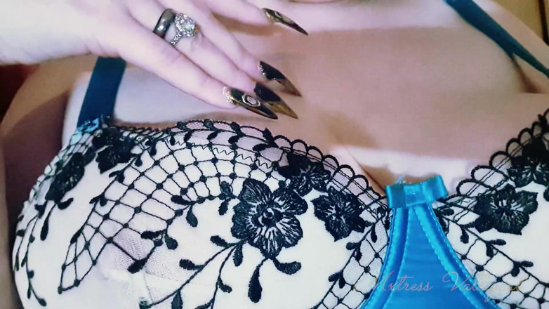 Mxtress Valleycat: BBW Giantess Domination