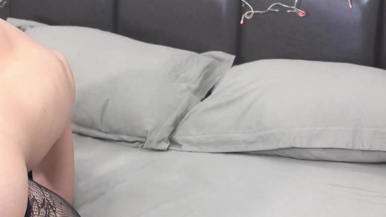 SassyTiff: Amateur meisje masturbeert poesje