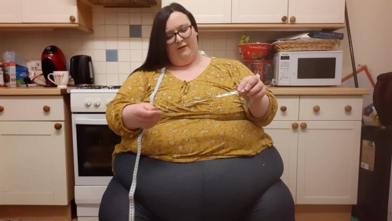 SSBBWLadyBrads: SSBBW a stat la măsurători de centimetri uriași