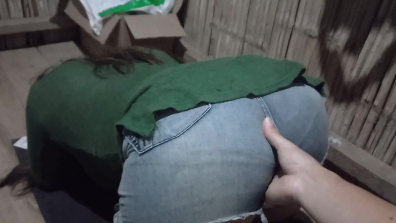 Martin13: Jovem fodida depois de fazer aeróbica no parque, parte 1