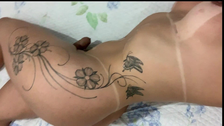 Agatha Lyra: Heißer Handjob zur Mittagszeit.