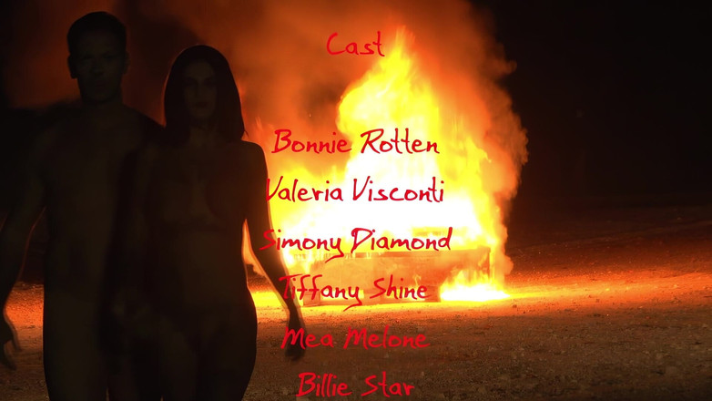 Big Boobs Babe: Bonnie legată și futută într-o sesiune intensă sado-maso