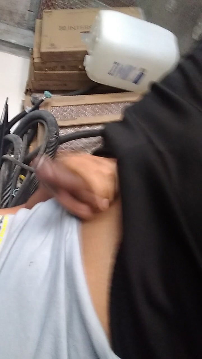 AlexAlejandro13: पब्लिक में खींचता है