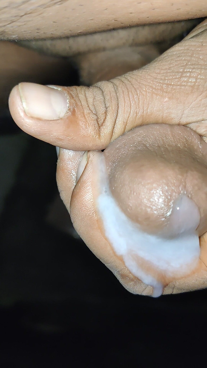 Horny Rocky: Punheta pela primeira vez no meu pau