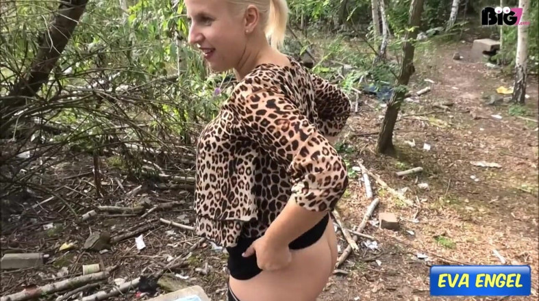 Eva Engel: Please Fuck. as an Ao Hobby on the Roadside