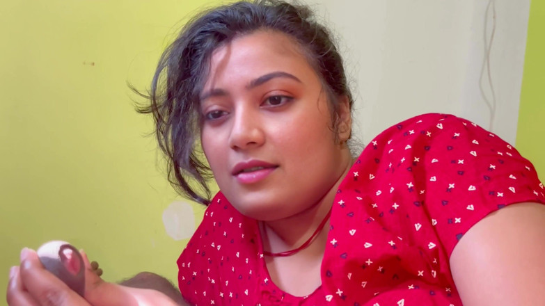 Hotty_ragini: Omg! Jsem sama se svou nevlastní chůvou a požádala jsem...