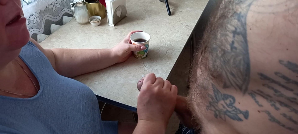 Zona901: He cums in my coffee glass after jerking off