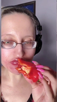 Asmr Paprika Pepper 먹기 - Asmr, 안구 안경, 지안, 립스틱, 큰 입술, 입, 음식, 얼굴 페티쉬, 긴 손톱