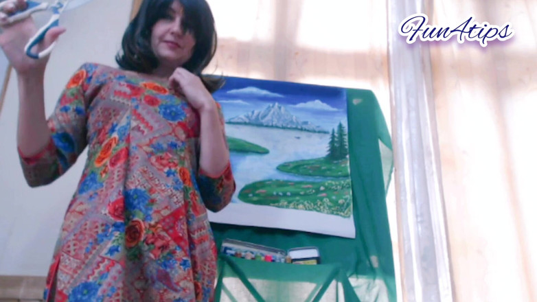 Bolly Karma: Rozdziera swoją seksowną sukienkę