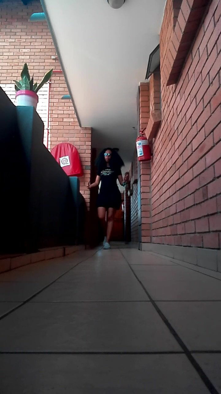 AnalEbony: 흑인녀 비 누드 전신