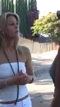 Extra tesuda loira chocada por pau gloryhole