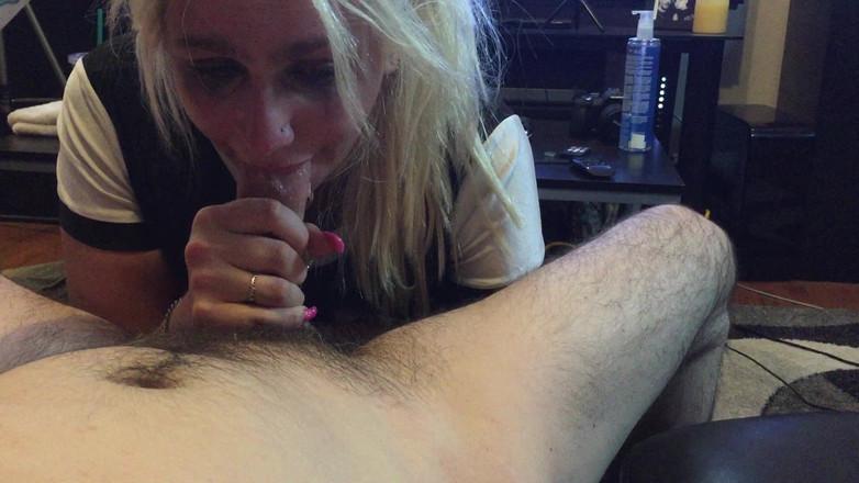 slavebc: Adorando suas bolas e pau!