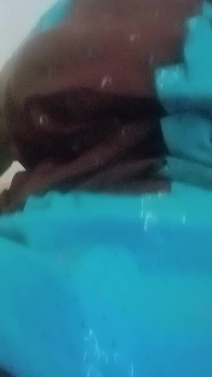 Bedroom: House wife bedroom performance