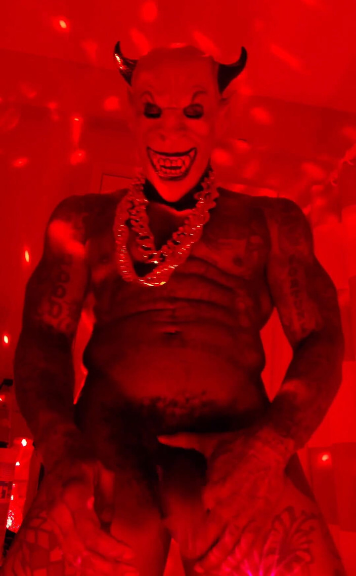 Hallelujah Johnson: Великий чорний волохатий член поклоняється Халлелуя Джонсону, натхненний порно старт