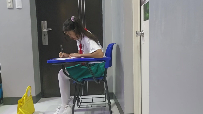 creamberryfairy: Wanhopige student plassen