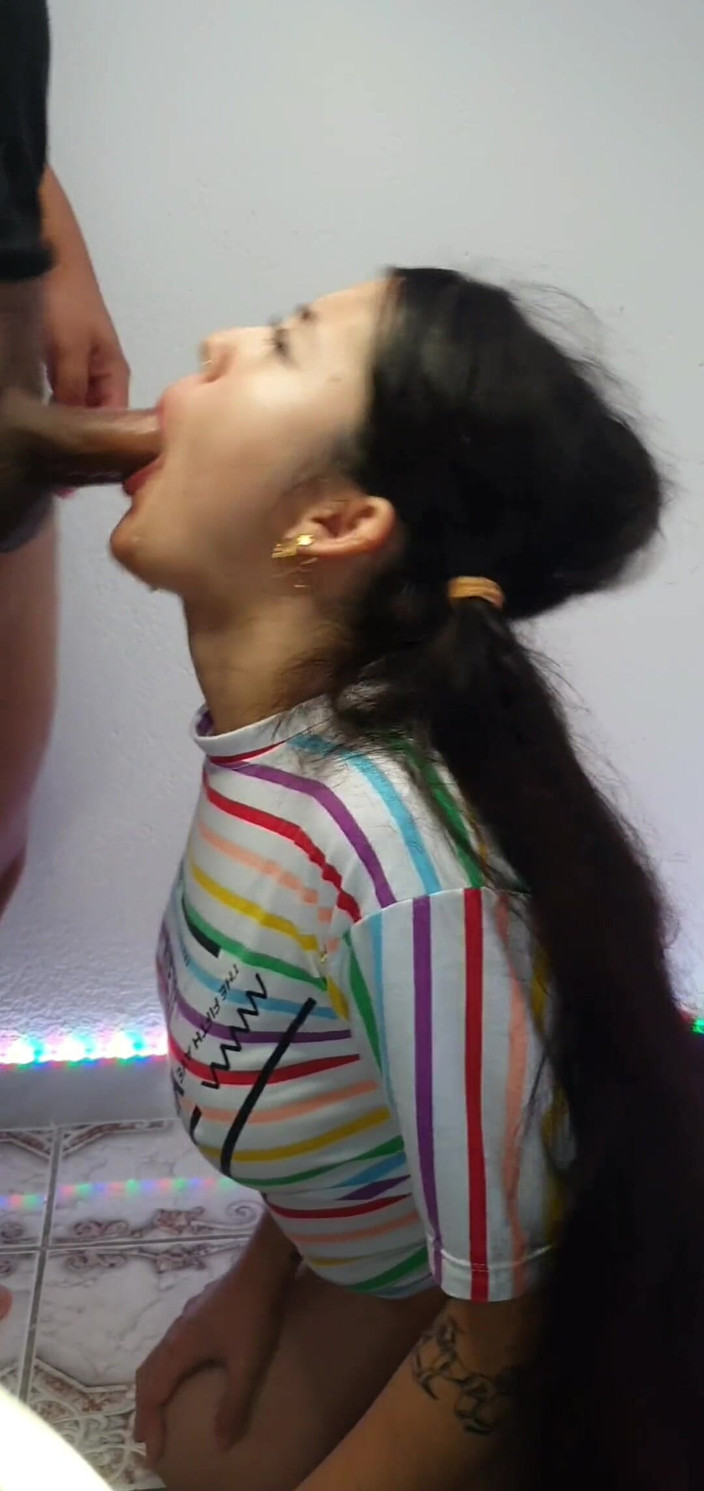 DherlyDoll: Meine versaute nachbarin liebt es, zu kommen, um meinen schwanz...