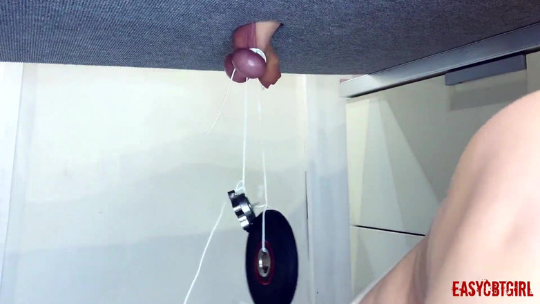 AnnyCandyPainboy: Stăpâna legată greutăți de bilele fetei ei Easycbt
