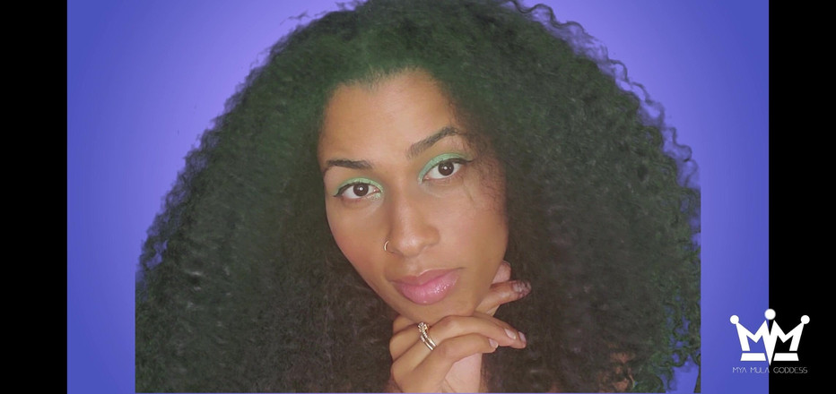 Mya Mula Goddess: Adoră-mi frumoasele bucle