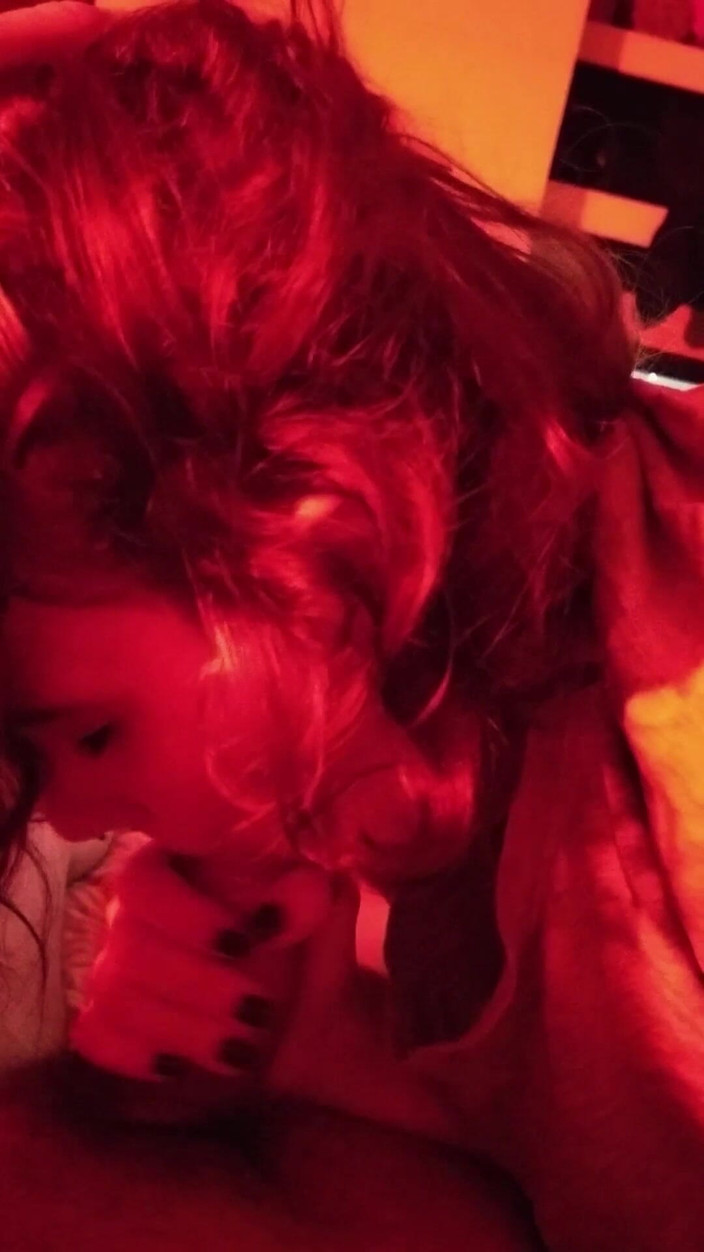 Darcy Dark: Chị kế không thể sống thiếu con cu quái vật...