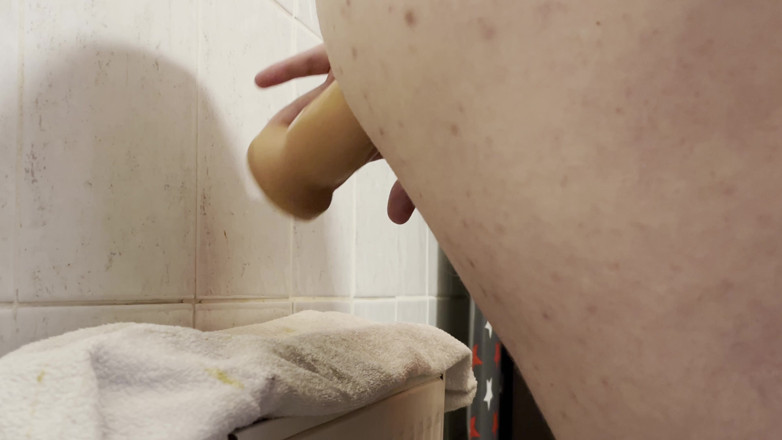 Aimeronds: Dildo Makes Me Sigh with Pleasure