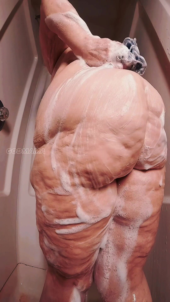 GODMAMA: 섹시한 SSBBW 샤워와 쉐이크