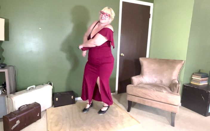 Alice Stone: BBW Striptease Dancing and Jiggling Her Fat Body Showing off...