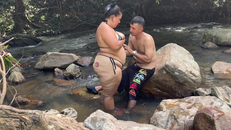 Lexly_16: Sexe risqué dans la rivière, baise incroyable