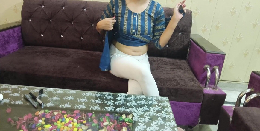 Saarabhabhi6: Hindi sexgeschichte rollenspiel - stiefmutter hat ihren stiefsohn am Freundschaftstag geheiratet,...