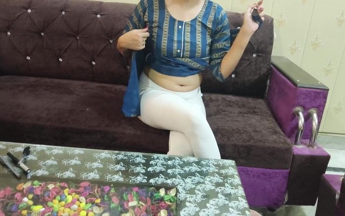 Saarabhabhi6: Hindi sexgeschichte rollenspiel - stiefmutter hat ihren stiefsohn am Freundschaftstag geheiratet,...
