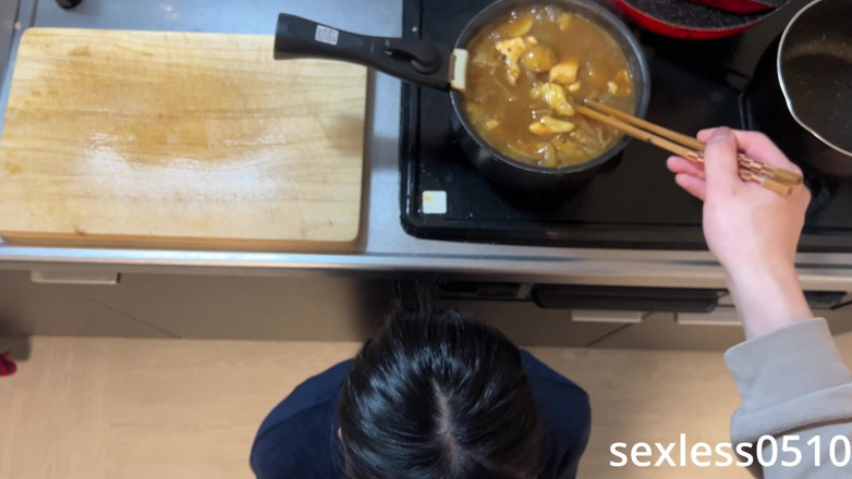 sexless0510: [while Cooking] Interrupting with Fellatio