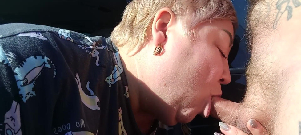 Zona901: bitch sucks cock outdoor place and gets a mouthful of...