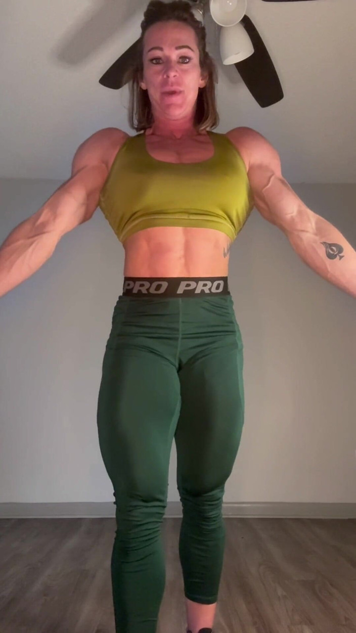 Simone Steele: Naked Progress Check