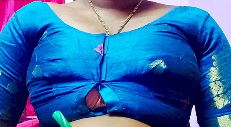 Desi Mohini: Vero porno naturale fatto in casa della coppia arrapate indiana...