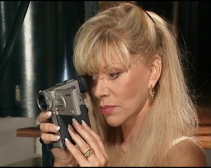 Porno kino: Německé kotě jí mrdku je tu, aby si tento penis...