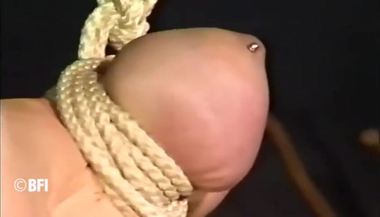 House of lords and mistresses in the spanking zone: Slavesex 014 - Si jalang boob bondage menghisap batang semasa disebat