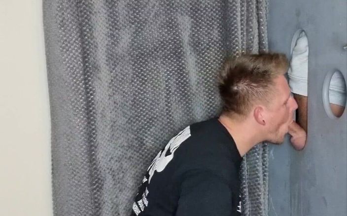 Gay naughty welsh: Marido me cogió en gloryhole