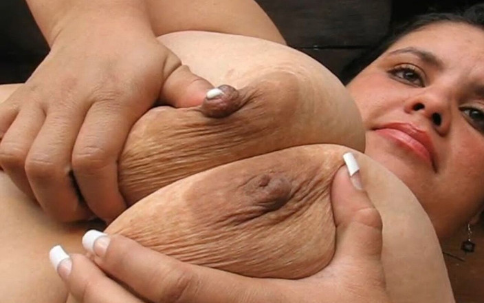 Curvy MAG: Молочные большие сиськи латинской мамы Wirg