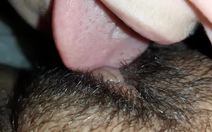 Lesbian-illusion: Lesbian Hairy Pussy Eating Close up