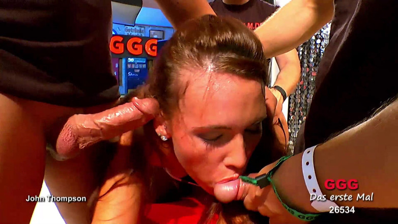 Gang Bang Germany: Любопытную Рыжую Мгновенно Заполняют Спермой