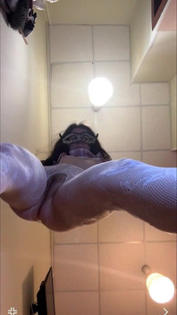 Sudut pandangan pertama dari bawah: Tarian Muka Awak Dalam Pantyhose Keranjang Terbuka Putih - Blowjob Dildo & Cakap Kotor Rusia