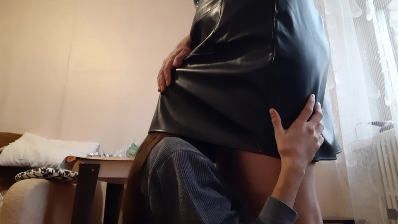 Lesbian-illusion: Saya menjilat pepek cikgu saya untuk markah yang baik