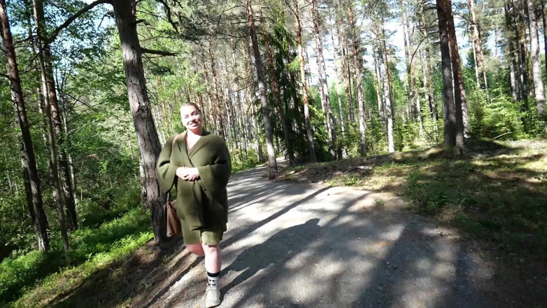 Eronordic: Ormanda Büyük Göğüslü MILF