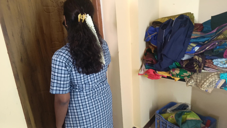 Magilmathi: 美しいデシガール