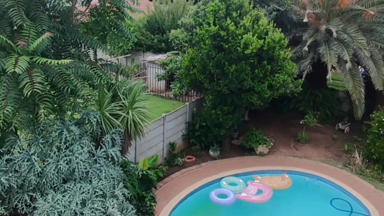 Bigjoefuckalott: Nachytal jsem mého souseda při šukání, když letí s mým dronem