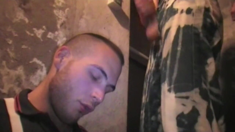 Gaybareback: Twarde i ekstremalne wstawki z kijem baseballowym