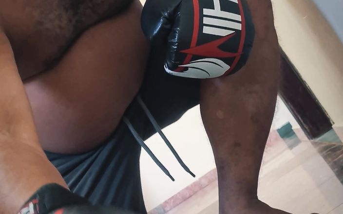 Combat and fetish: Le combat de boxe de Bearzinho Black en POV