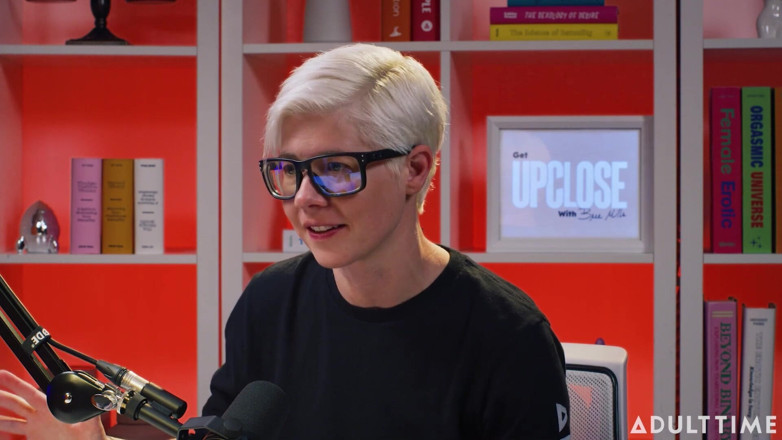 Adult Time Podcast: Leana Lovings Cuddle Puddles &amp; the Sex Machine | the Adult Time...