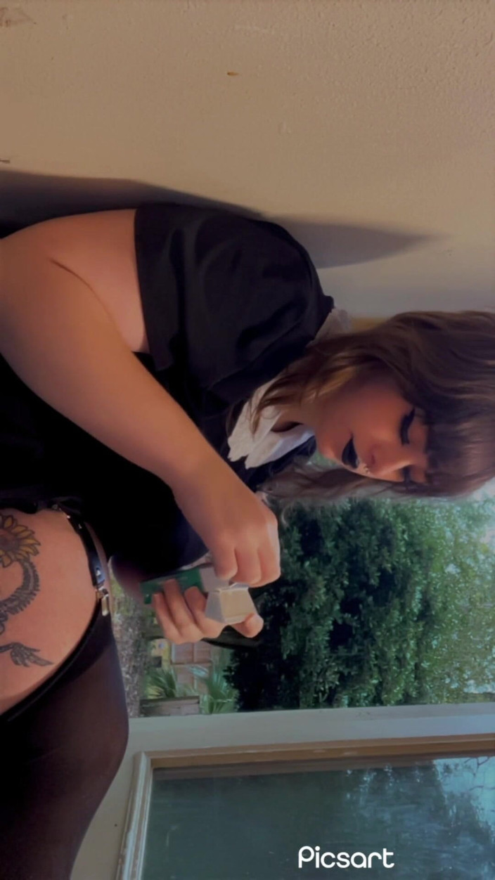 Mushroombitchx: Compilation di fumate di sigarette