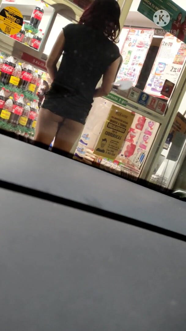 Traviezisha: POV: Alpha male bittet mich, ihm ein getränk zu kaufen,...